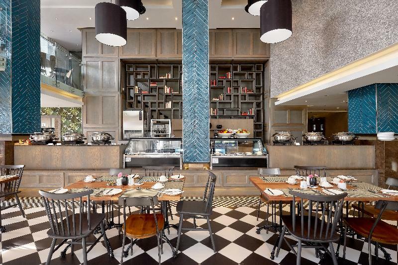 The Regency Apartment Hotel Menlyn Pretoria-Noord Extérieur photo